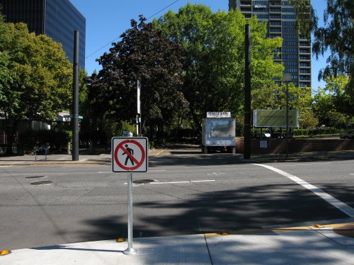[Location sw4montg looking east]