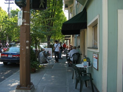 [NW 23rd Ave & NW Lovejoy St looking south]