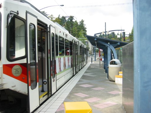 [Goose Hollow Jefferson MAX Station looking west]